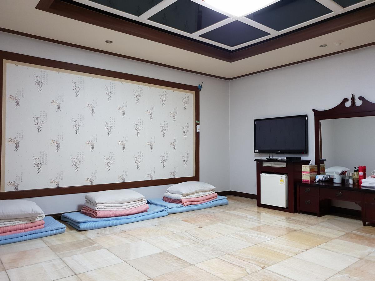 Plus Motel Пусан Экстерьер фото