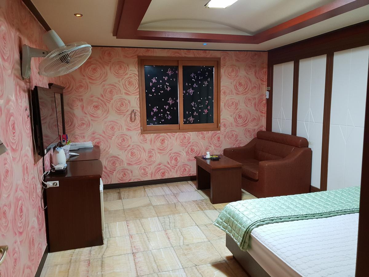 Plus Motel Пусан Экстерьер фото