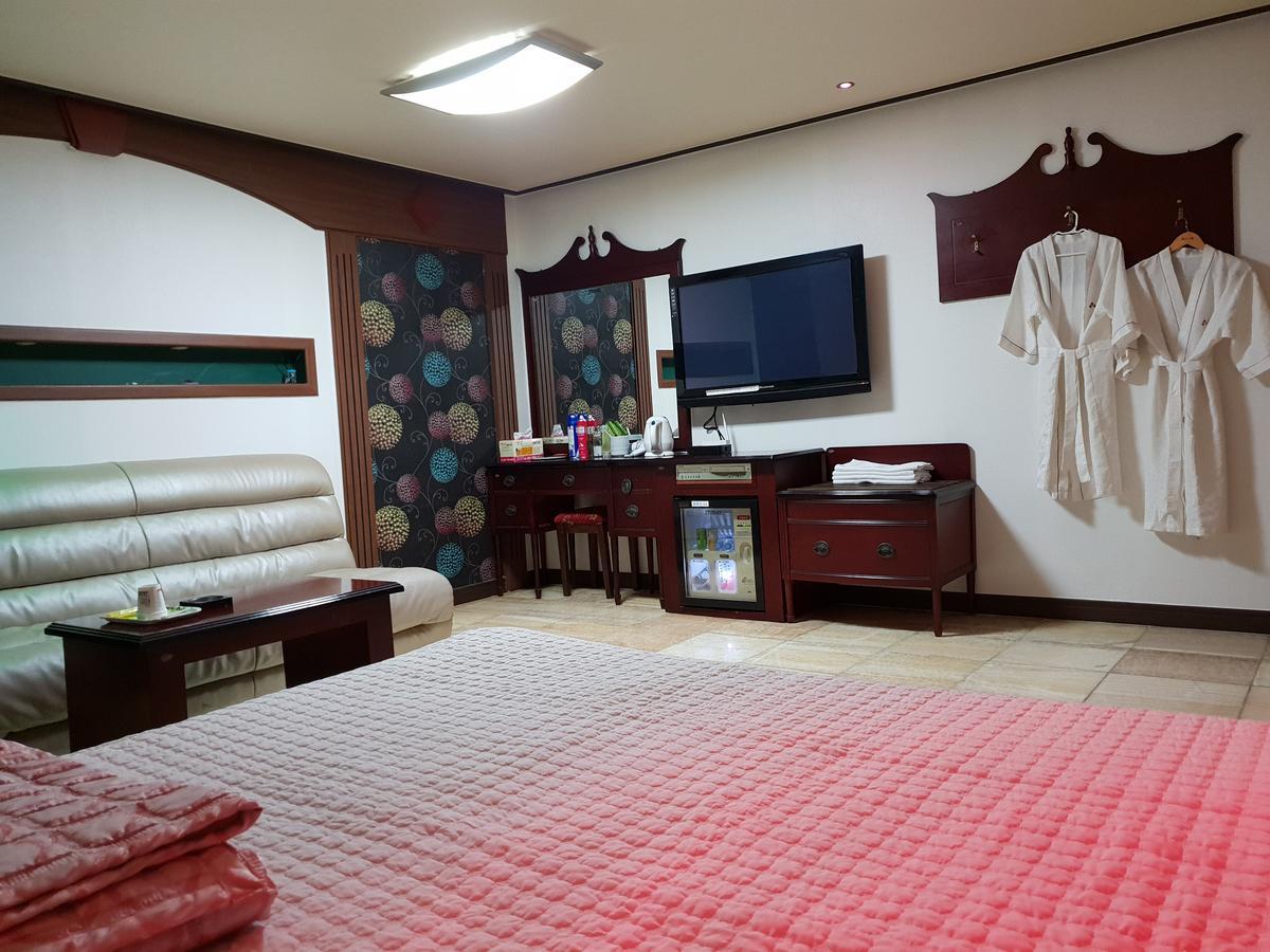 Plus Motel Пусан Экстерьер фото